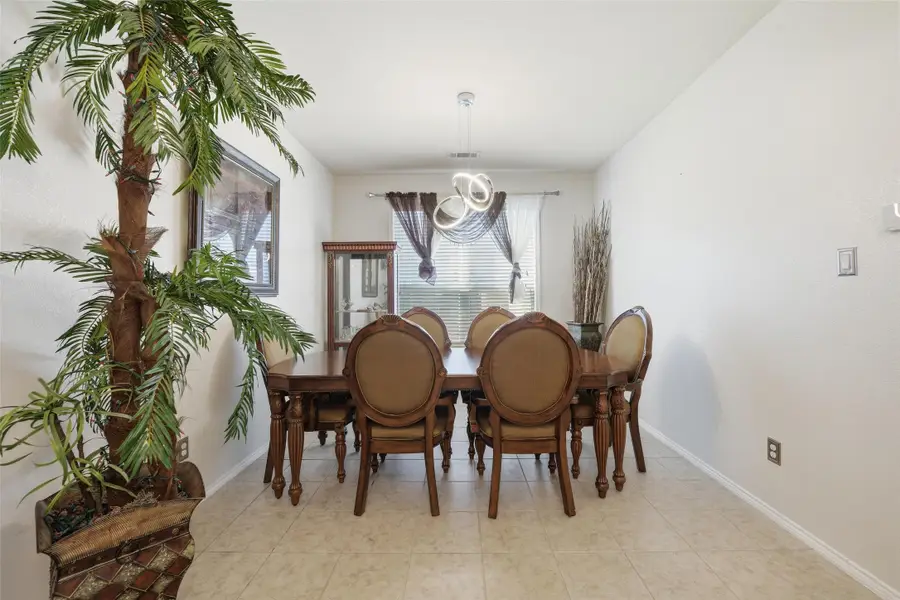 556 Griffith Drive, Saginaw, TX 76179 - Image #3