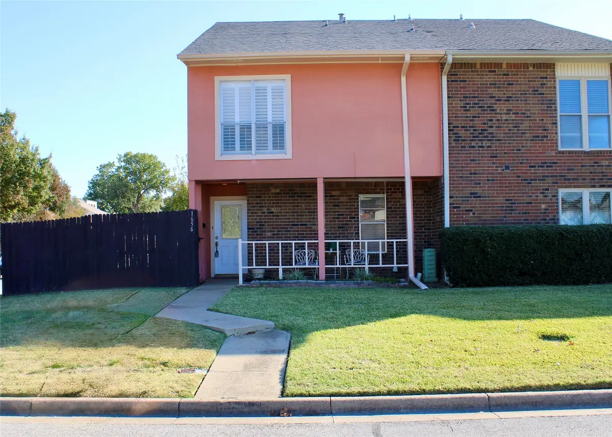 1656 Sonnet Drive, Grapevine, TX 76051 - Image #1