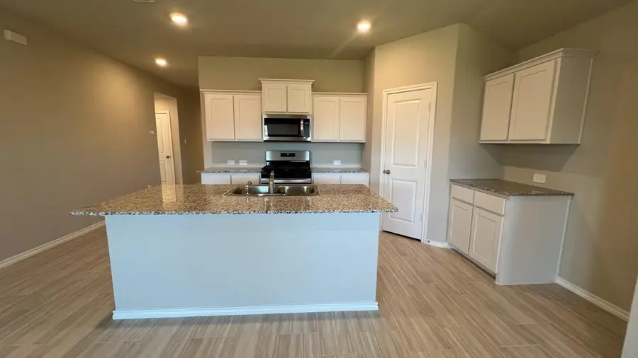 8436 Hollymead Lane, Fort Worth, TX 76131 - Image #2