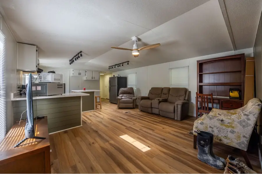 309 W Bryant Street, Elm Mott, TX 76640 - Image #3