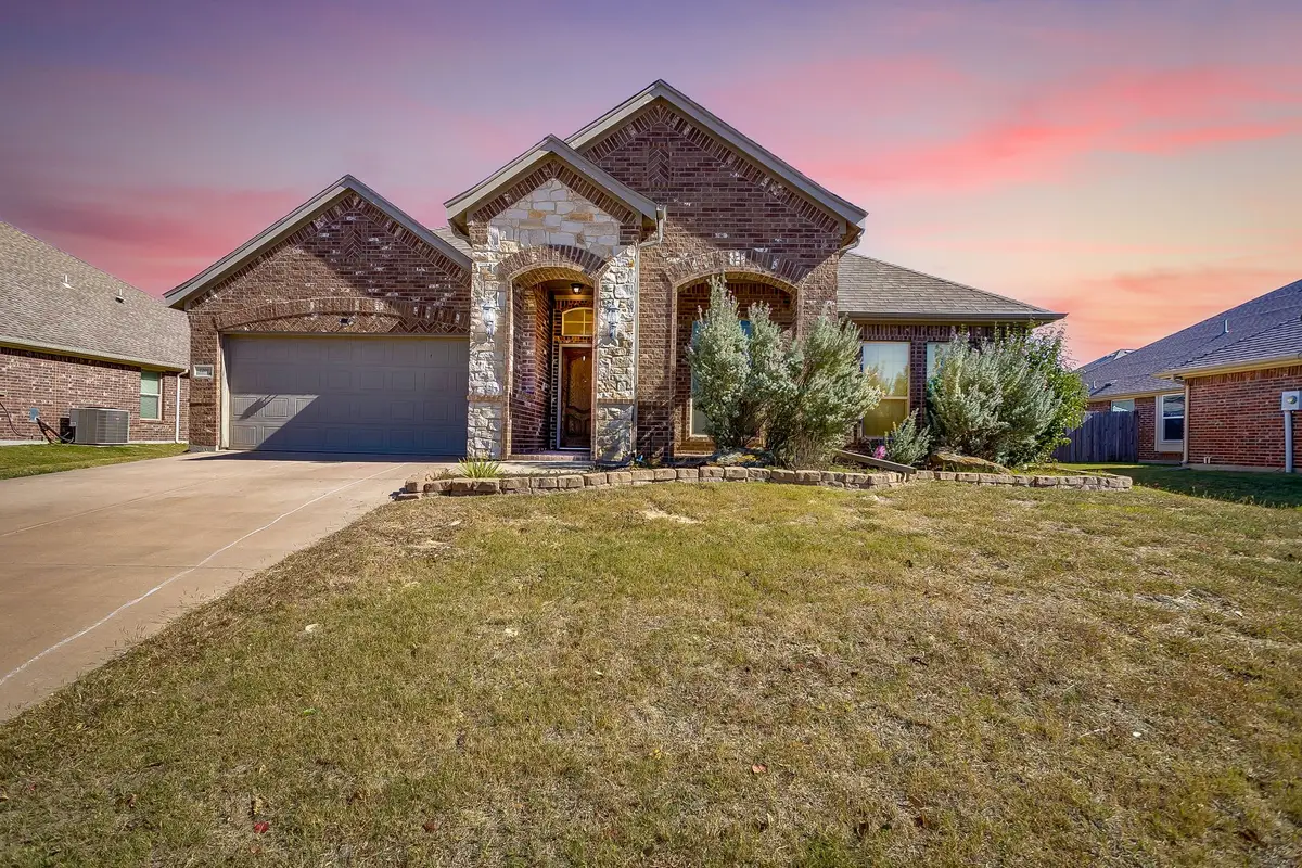 2209 Caroline Drive, Weatherford, TX 76087 - Image #1