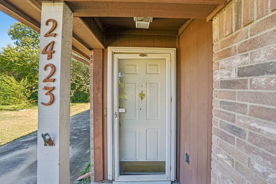 2423 Summer Place Drive, Arlington, TX 76014 - Image #3