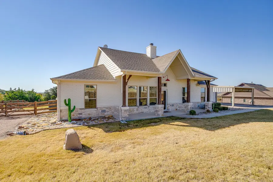 209 Timber Valley Court, Weatherford, TX 76085 - Image #3