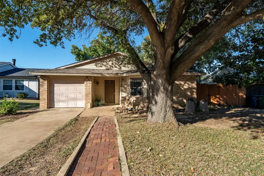4228 Driscoll Drive, The Colony, TX 75056 - Image #2