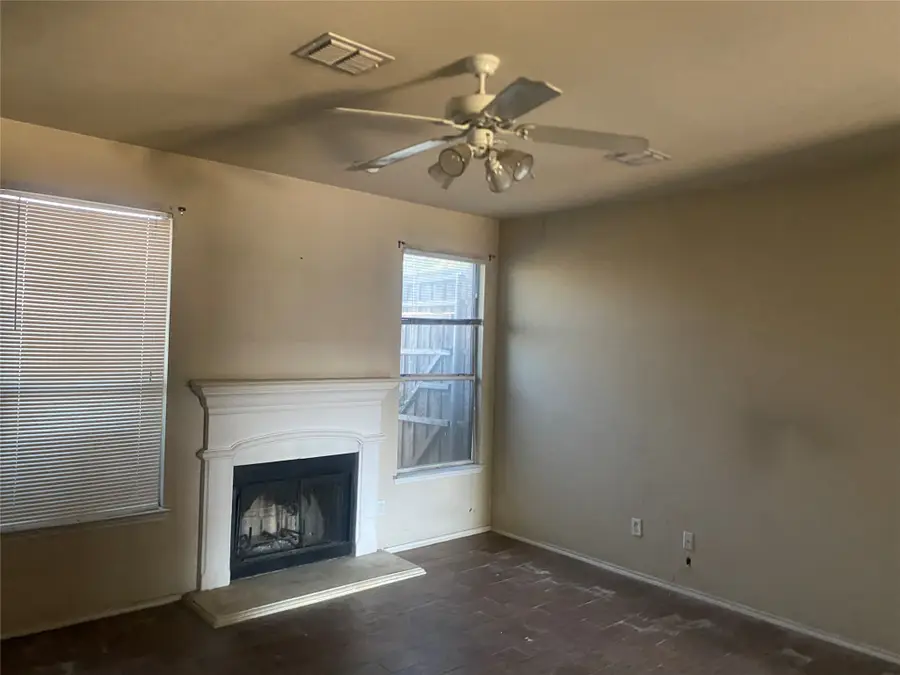 120 Cayman Drive, Lancaster, TX 75146 - Image #2
