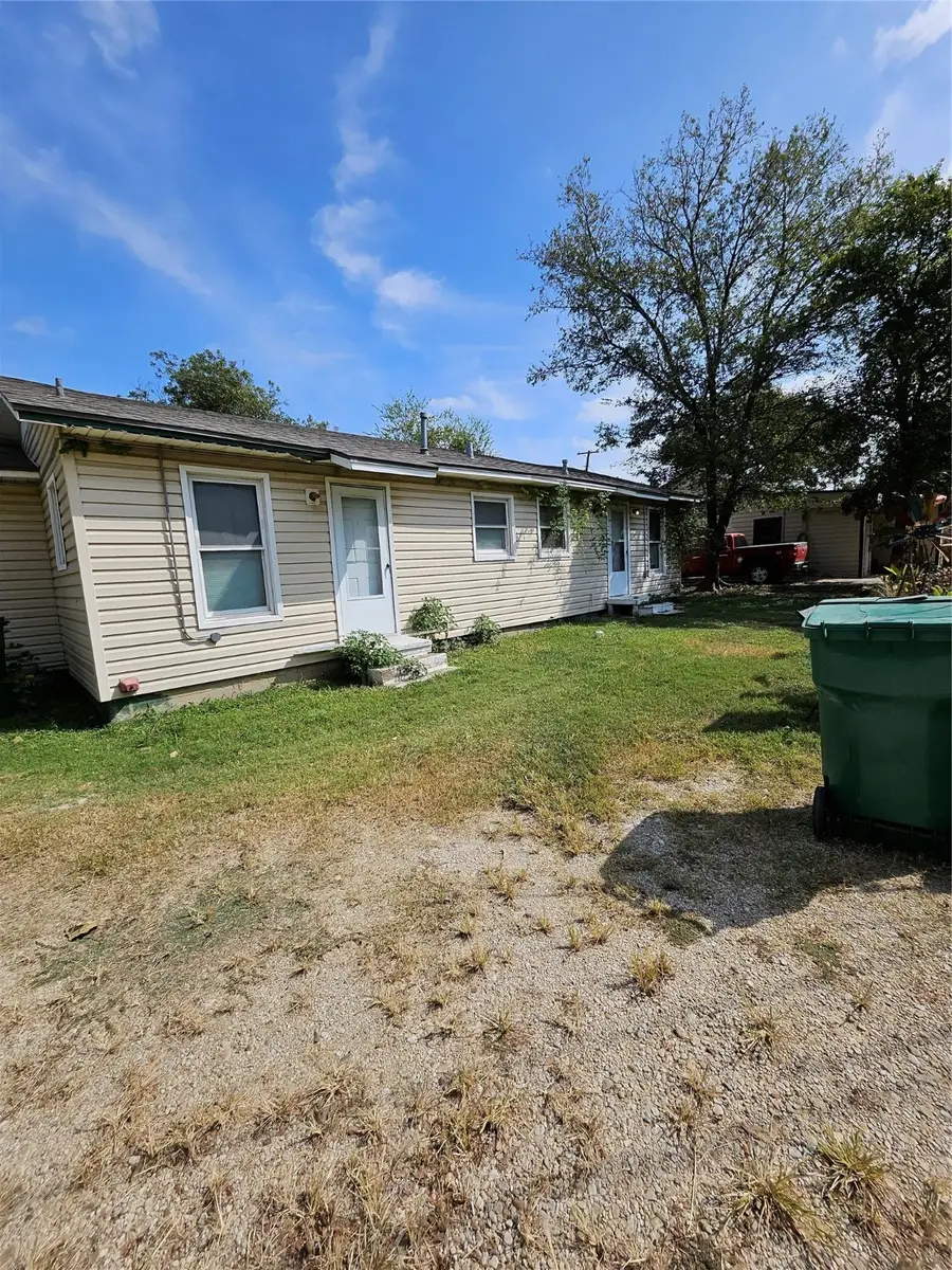 322 N Lakeview Drive, Lacy Lakeview, TX 76705 - Image #3