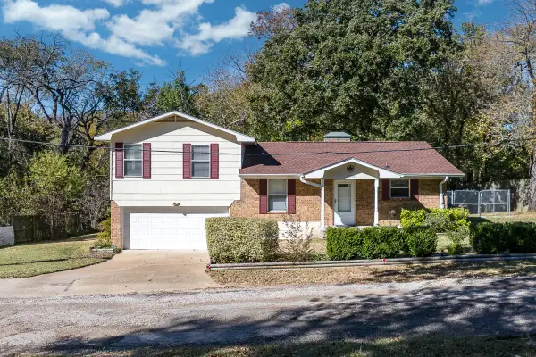 15690 Hilltop Drive, Kemp, TX 75143