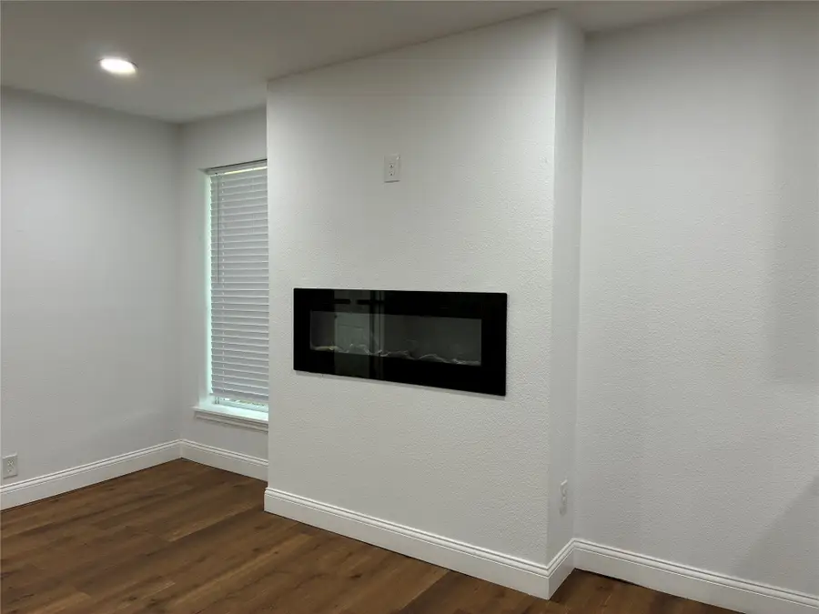 4804 Avenue G, Fort Worth, TX 76105 - Image #2