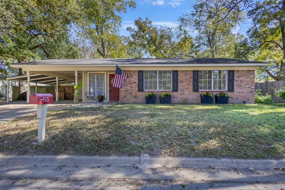 815 N Bledsoe Street, Gilmer, TX 75644 - Image #1