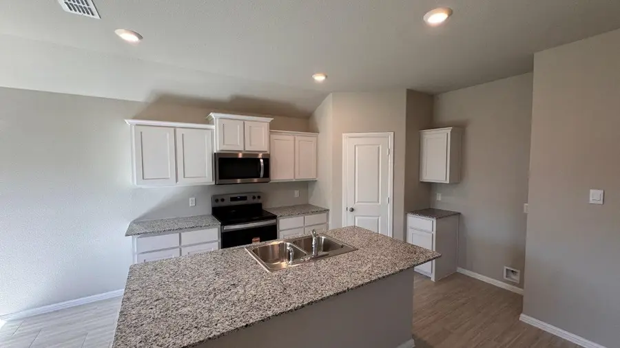 545 Marsh Street, Cleburne, TX 76033 - Image #2