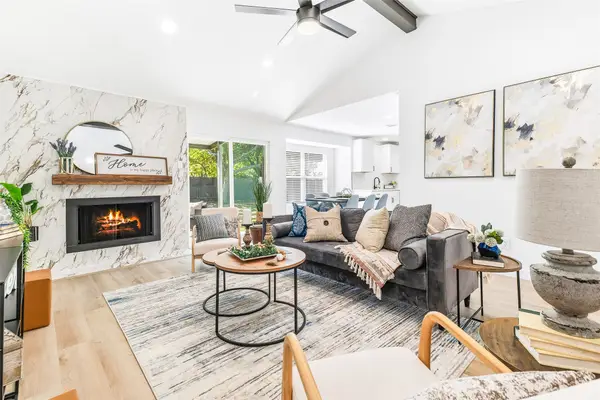 902 Warrington Court, Arlington, TX 76014