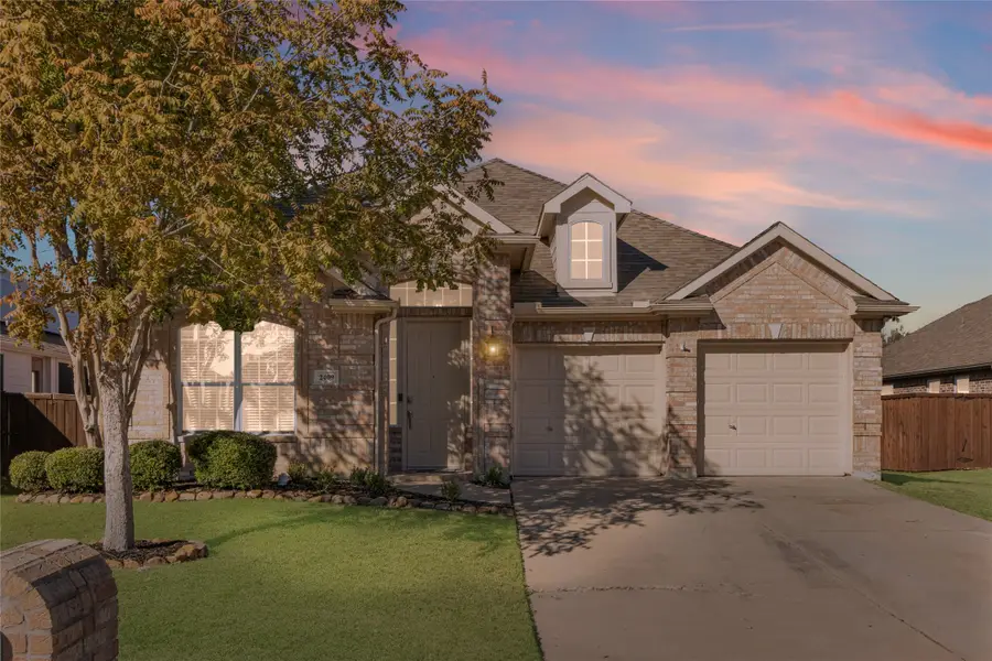 2409 Foxwood Lane, Little Elm, TX 75068 - Image #2