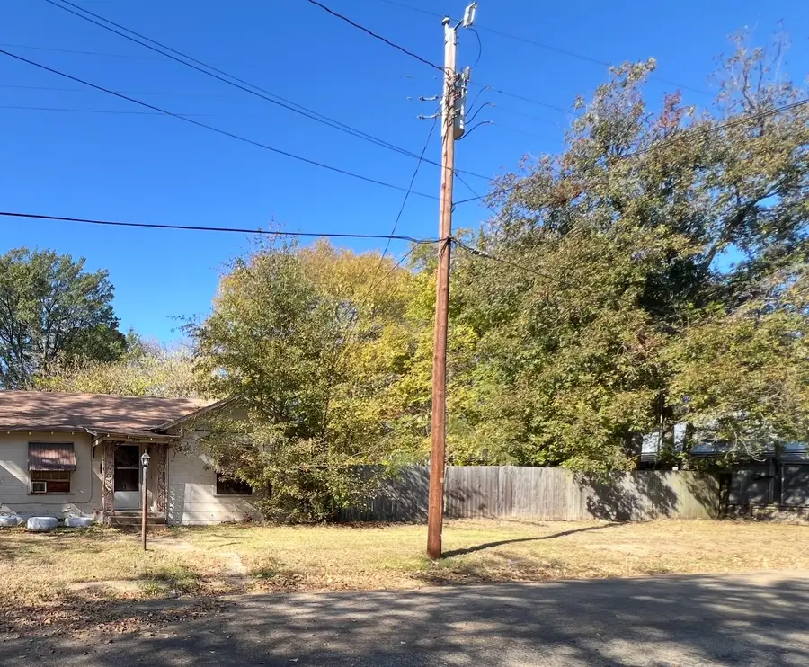 1070 15th Street Se, Paris, TX 75460 - Image #2