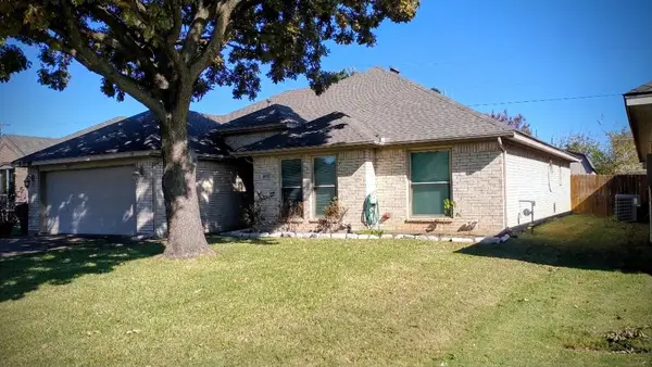 409 Park Meadows Drive, Crowley, TX 76036