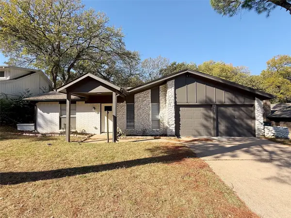 702 Chestnut Drive, Arlington, TX 76012