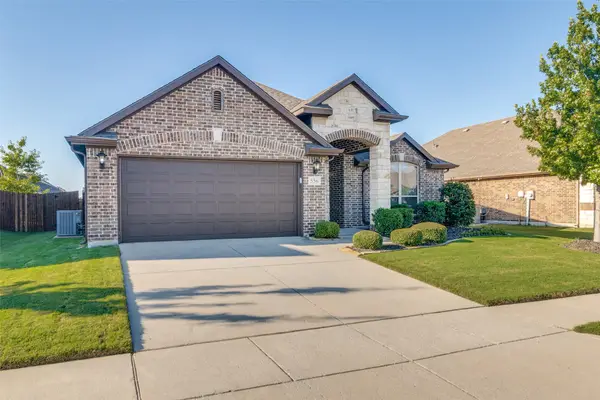 556 Avery Pointe, Lavon, TX 75166