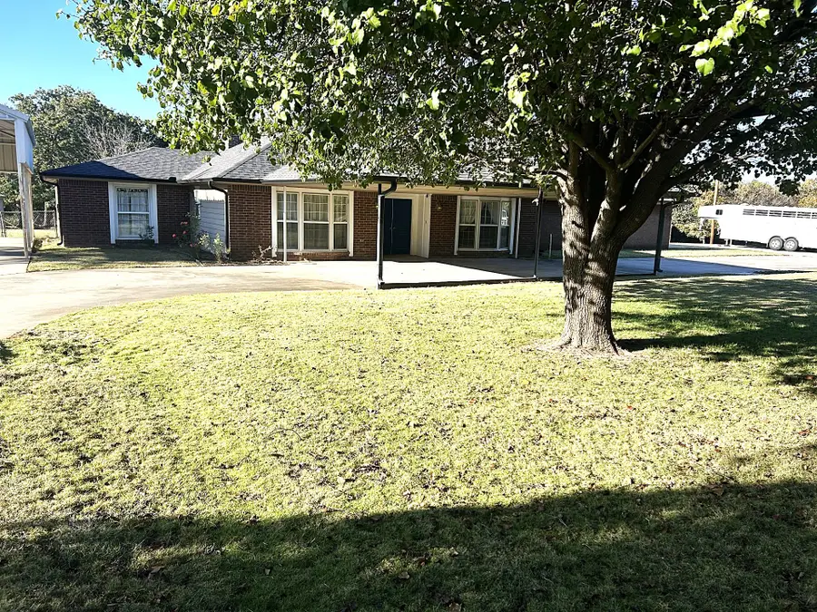 1072 Wagonseller Road, Bowie, TX 76230 - Image #3