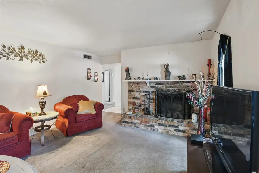 6318 Green Valley Drive, Garland, TX 75043 - Image #3