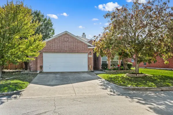 10549 Fossil Hill Drive, Fort Worth, TX 76131