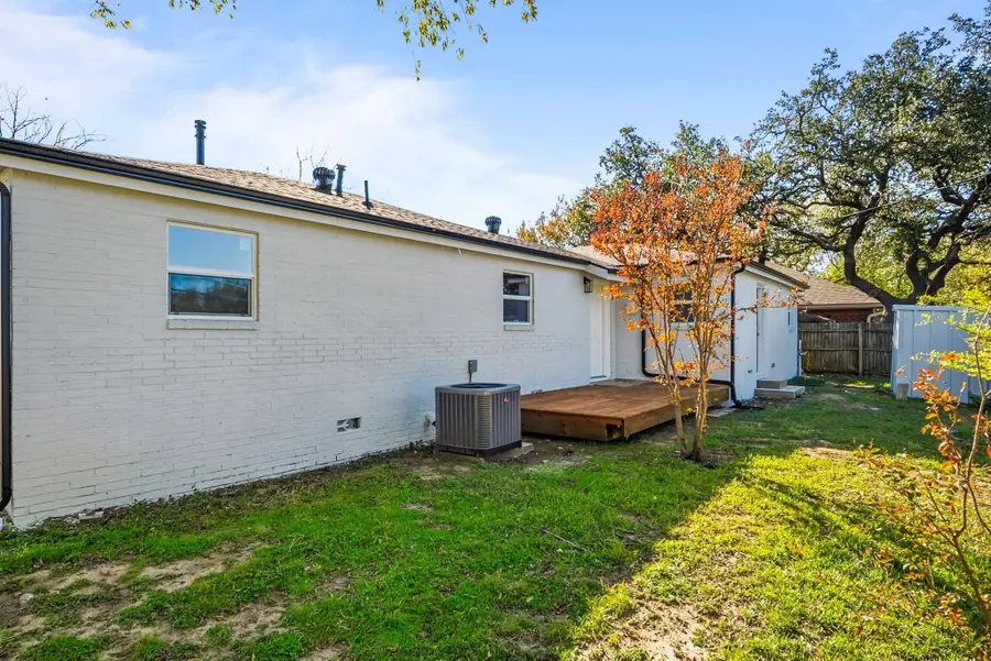 1318 W Water Street, Weatherford, TX 76086 - Image #3