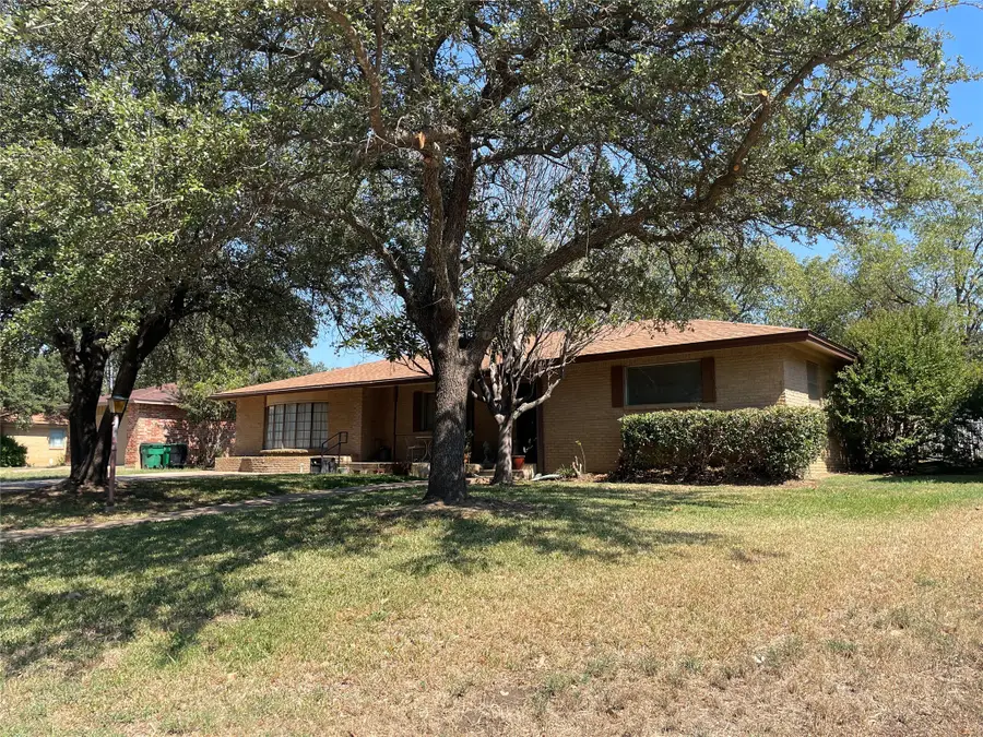 712 S Dixie Street, Eastland, TX 76448 - Image #3