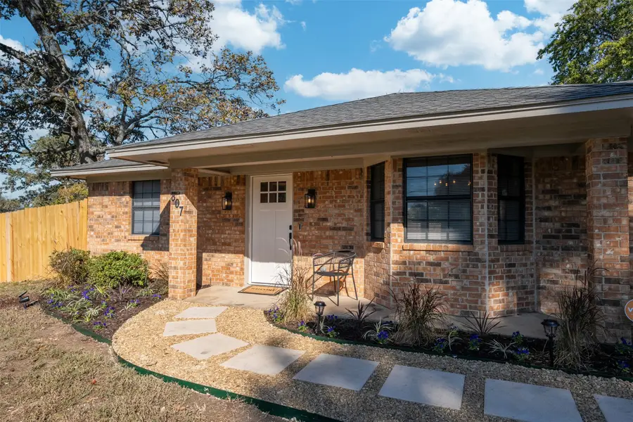 807 E College Street, Athens, TX 75751 - Image #2