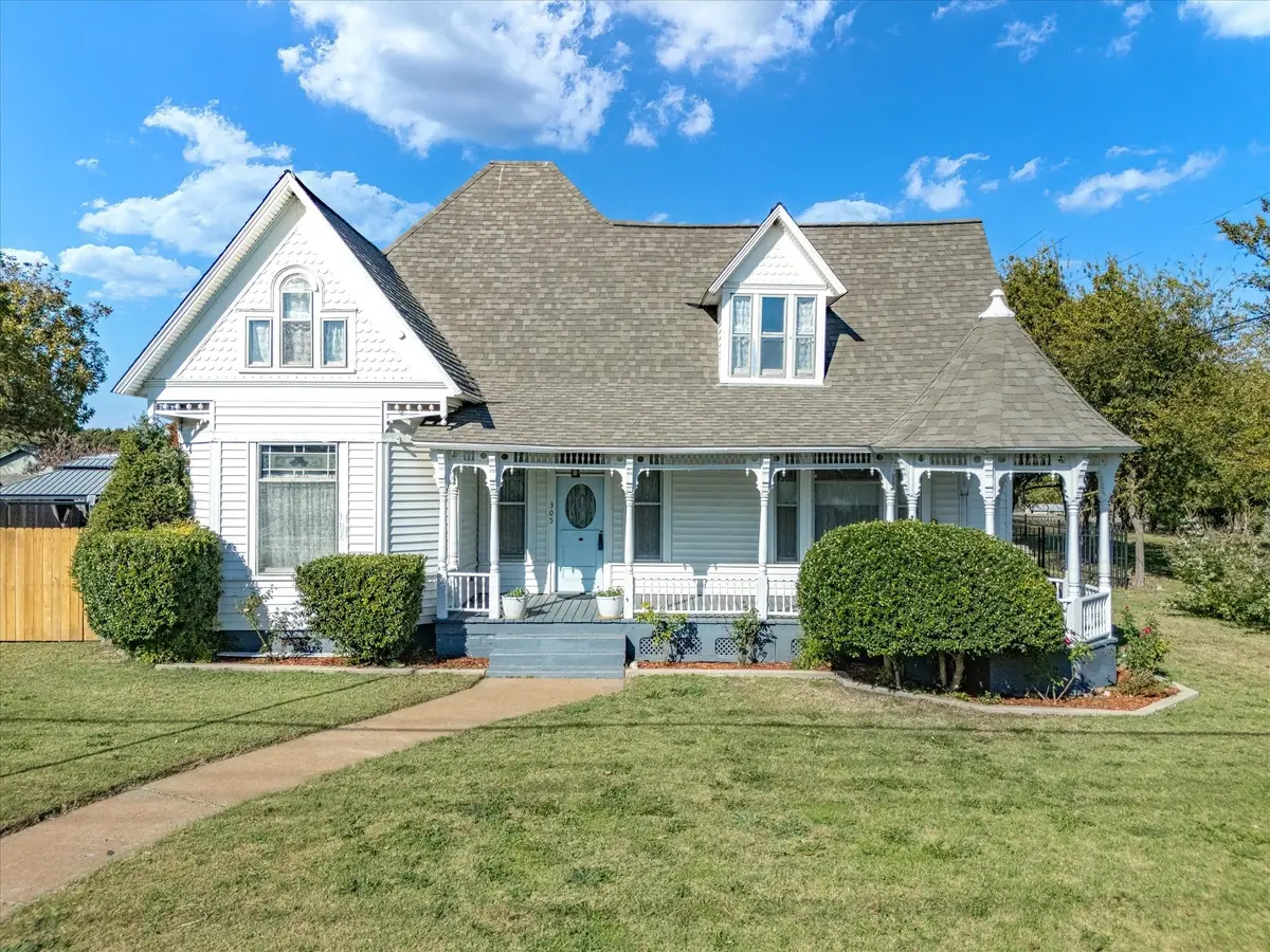 305 E Shoemaker Street, Decatur, TX 76234 - Image #1