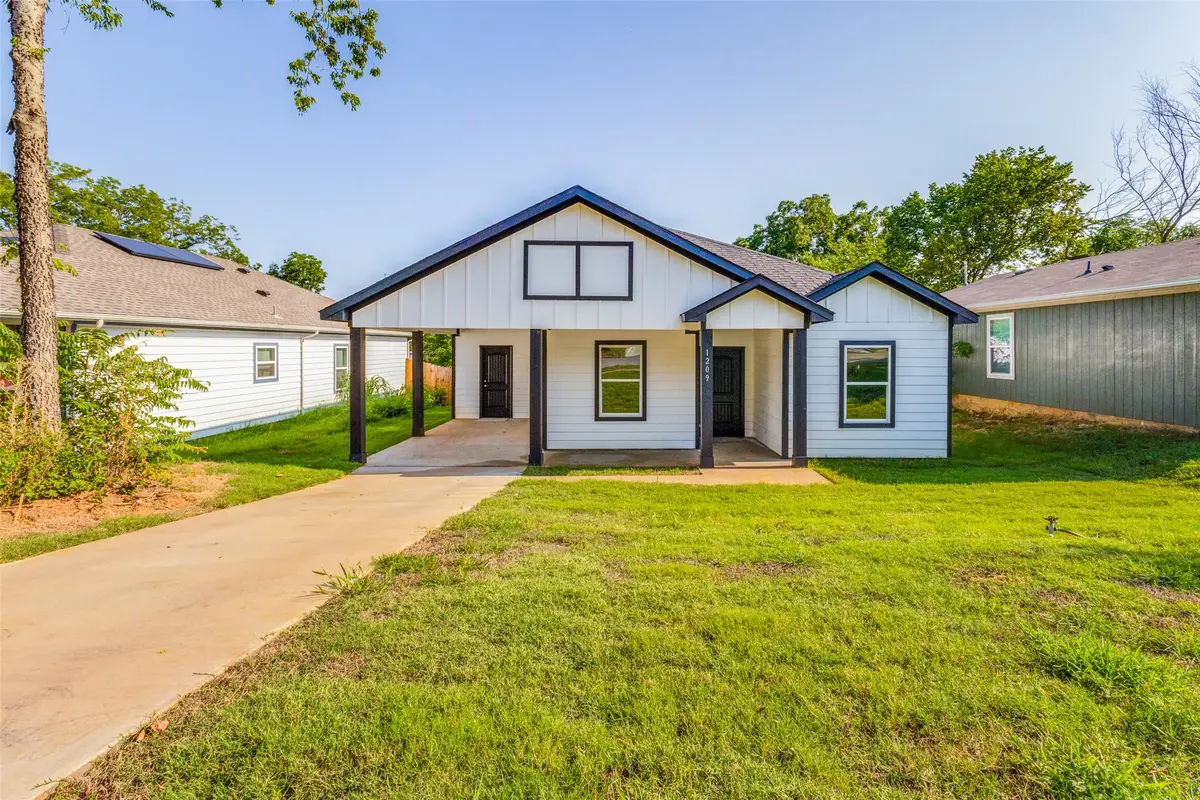1209 W Johnson Street, Denison, TX 75020 - Image #1