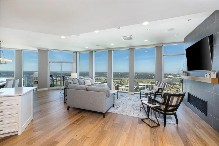 500 Throckmorton Street #3206, Fort Worth, TX 76102 - Image #2