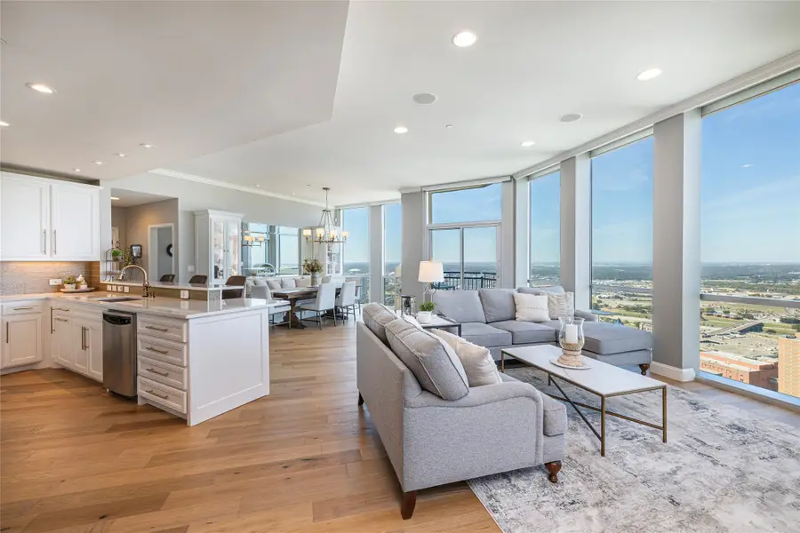 500 Throckmorton Street #3206, Fort Worth, TX 76102 - Image #3