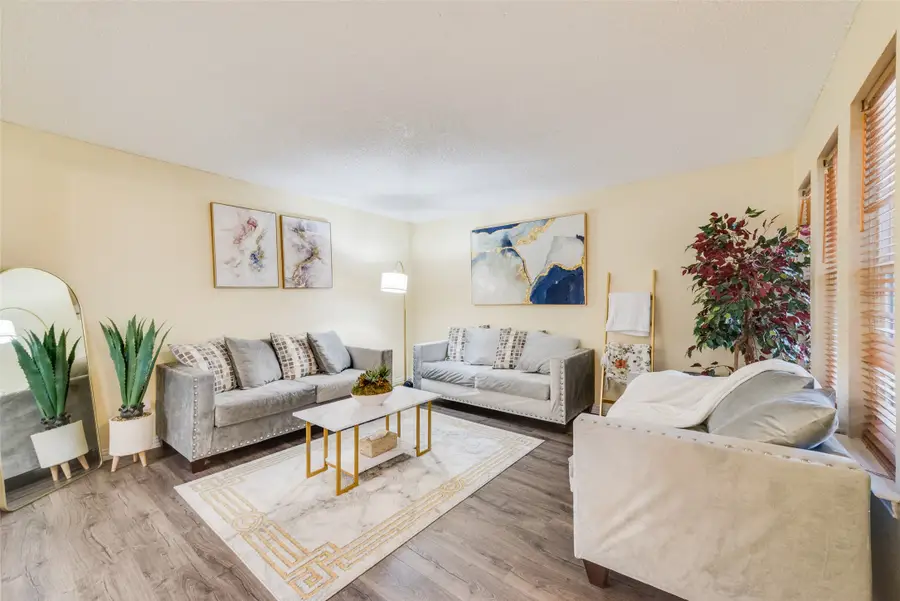 527 Towne House Lane, Richardson, TX 75081 - Image #3