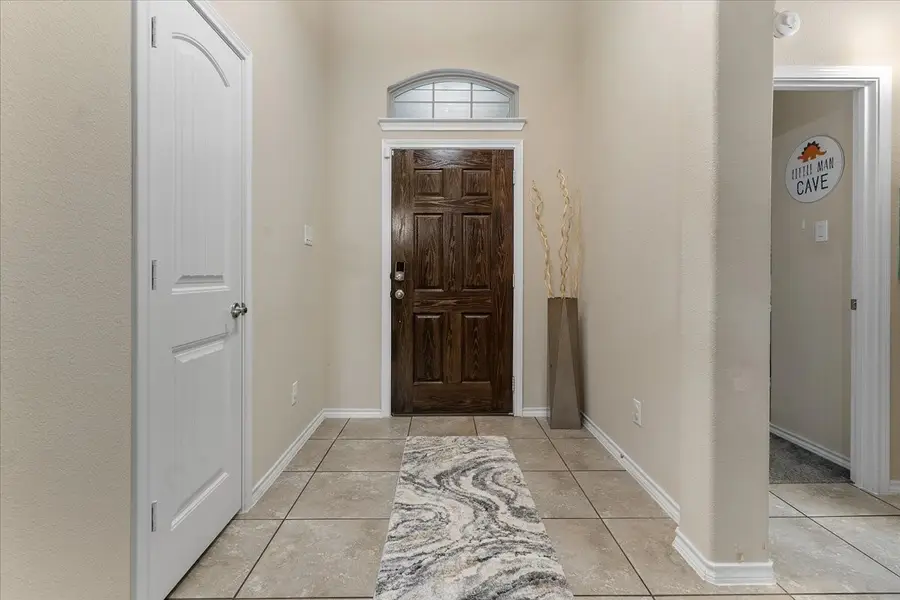 9001 Bronze Meadow Drive, Fort Worth, TX 76131 - Image #3