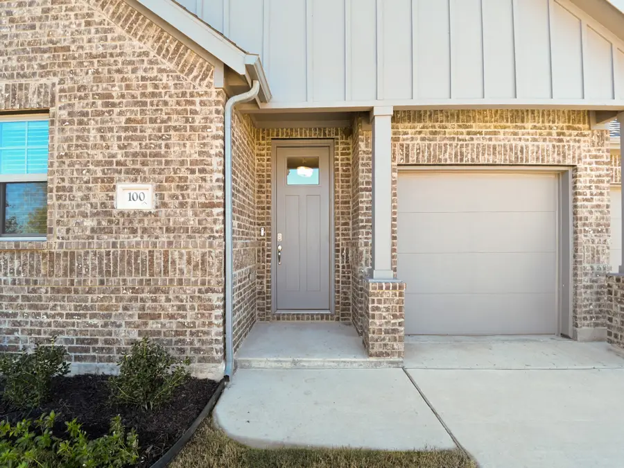 100 Maverick Trail, Valley View, TX 76272 - Image #2