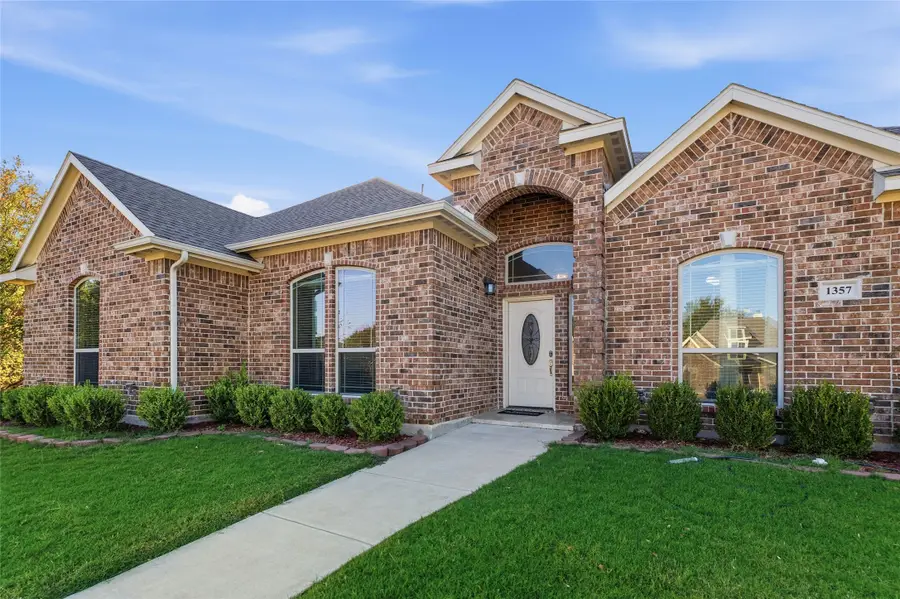 1357 Lake Grove Lane, Desoto, TX 75115 - Image #2