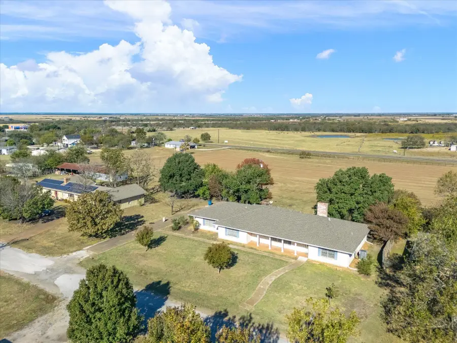 603 E Pace Street, Frost, TX 76641 - Image #2