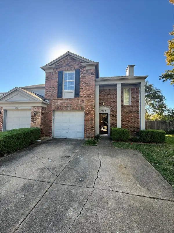 1504 Creek Bank Lane, Arlington, TX 76014