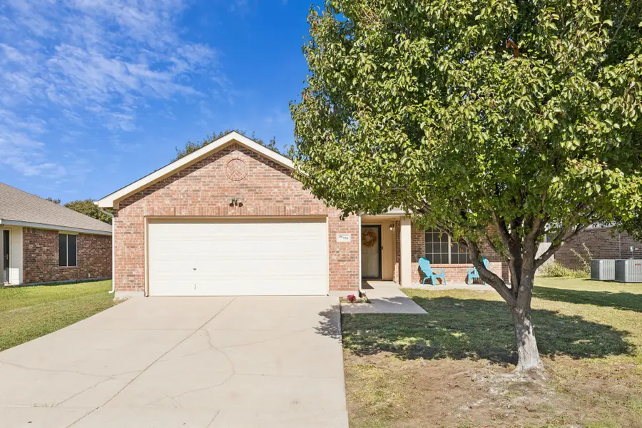 536 Del Mar Drive, Ponder, TX 76259 - Image #2