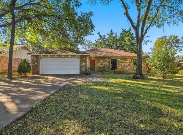 426 Roundtop Boulevard, Duncanville, TX 75116