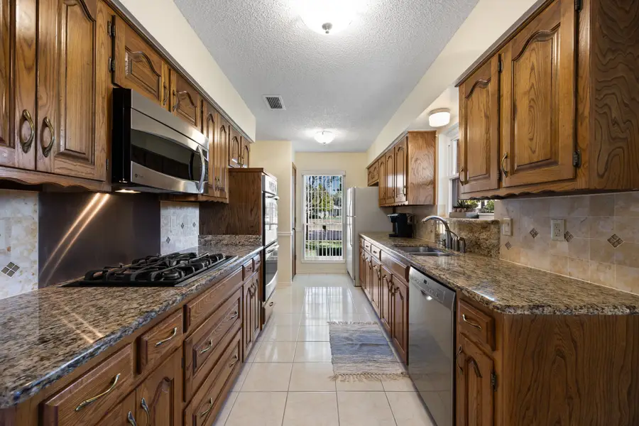 302 Ridgegate Drive, Garland, TX 75040 - Image #3