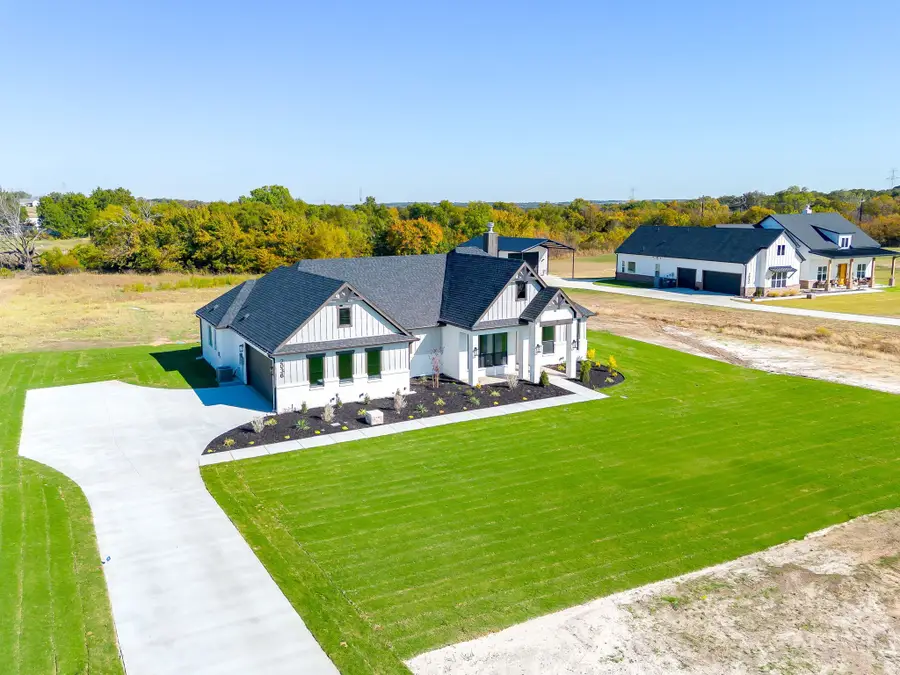 2036 Carrie Court, Weatherford, TX 76088 - Image #2