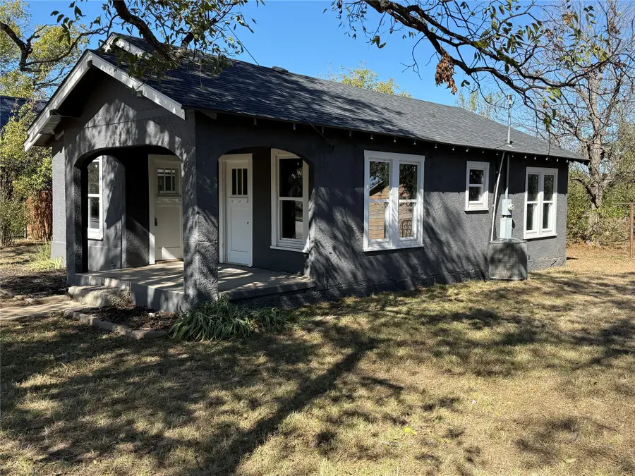 705 E 9th Street, Coleman, TX 76834 - Image #2
