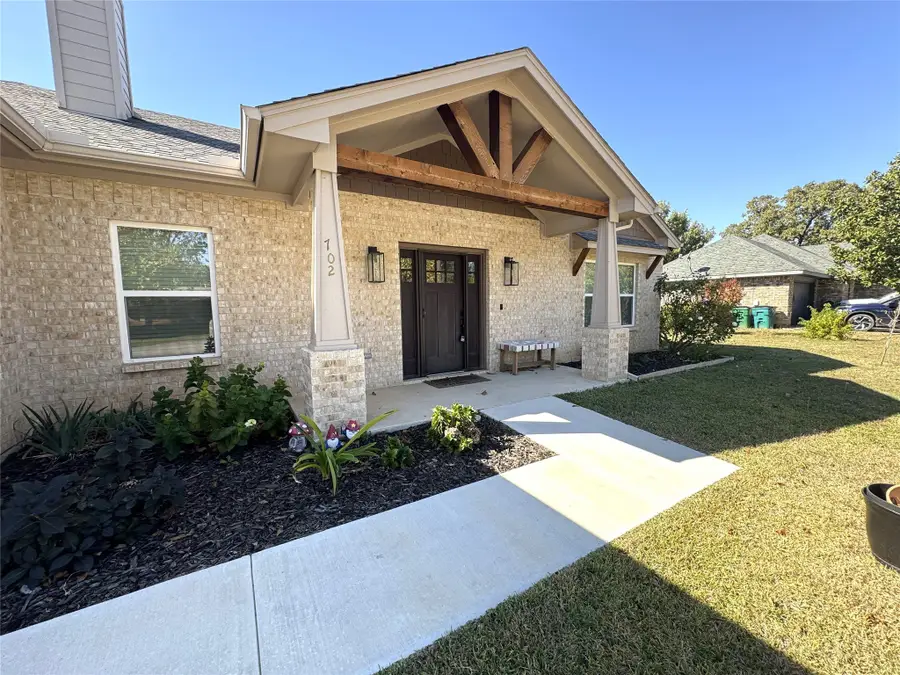702 Pillar Street, Bowie, TX 76230 - Image #2