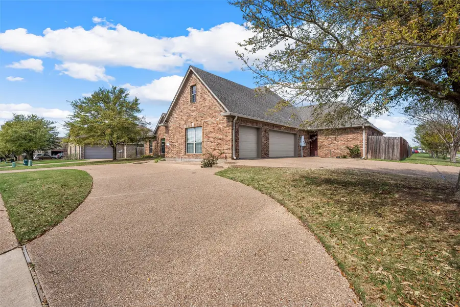 403 S Cedar Ridge Circle, Robinson, TX 76706 - Image #3