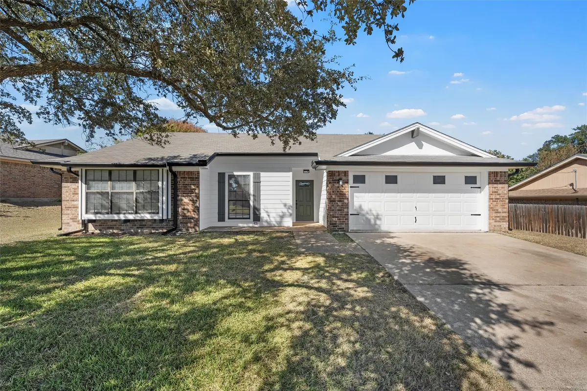 612 Angel Fire Drive, Hewitt, TX 76643 - Image #1