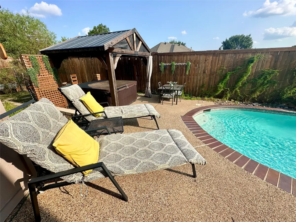 198 Radecke Road, Krum, TX 76249 - Image #1