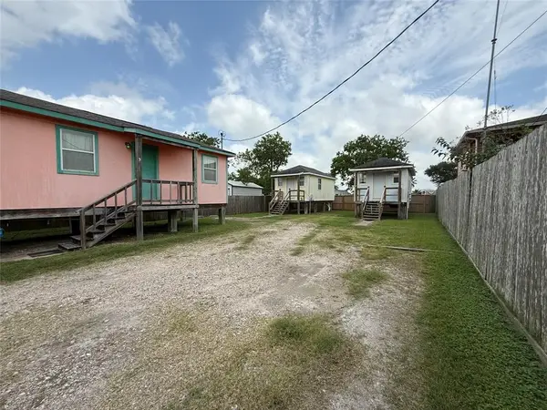 613 24th Street #A, Dickinson, TX 77539