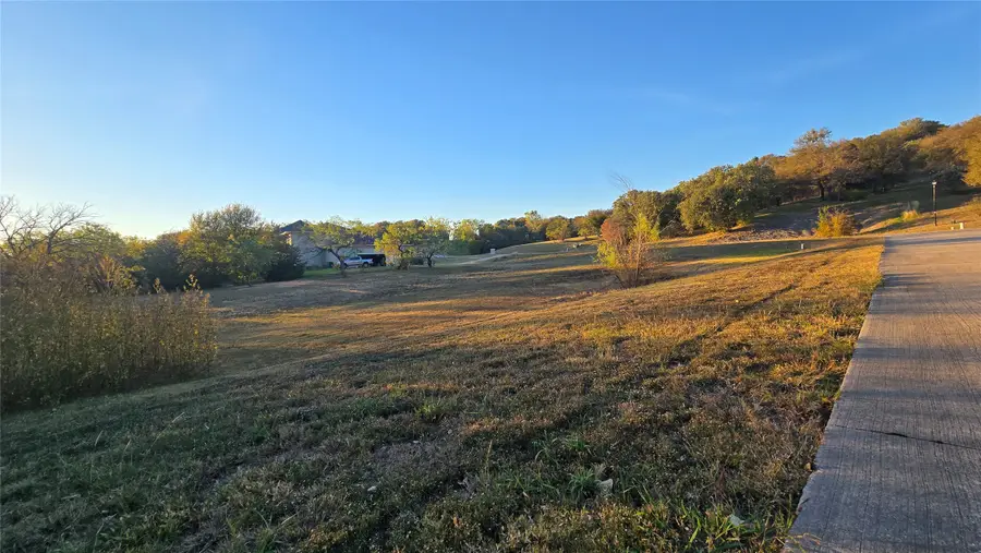 2202 Mountain Lakes Drive, Cedar Hill, TX 75104 - Image #2