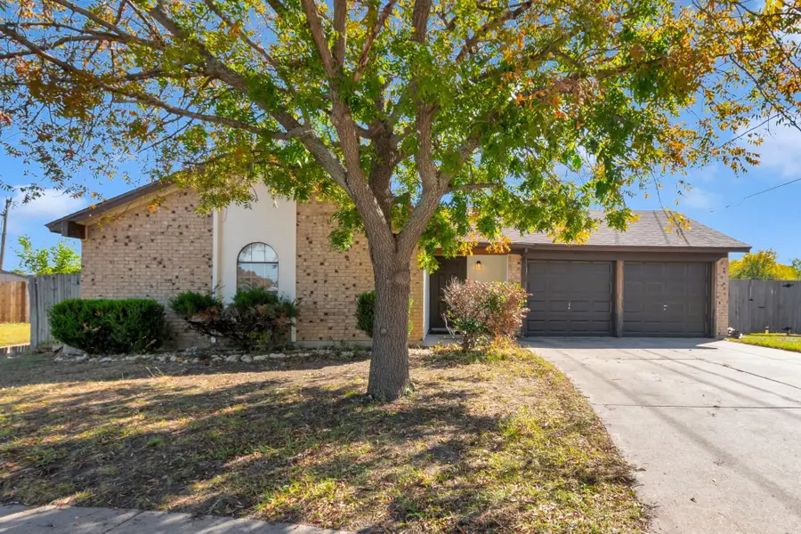 7516 Walnuthill Court, Watauga, TX 76148 - Image #2