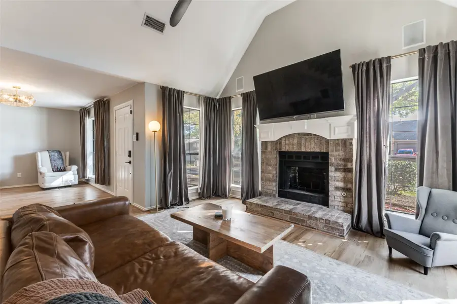 8209 Weatherly Drive, Rowlett, TX 75089 - Image #2