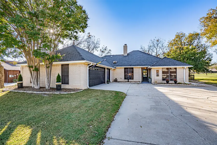 9000 Woodlawn Drive, Granbury, TX 76049 - Image #2